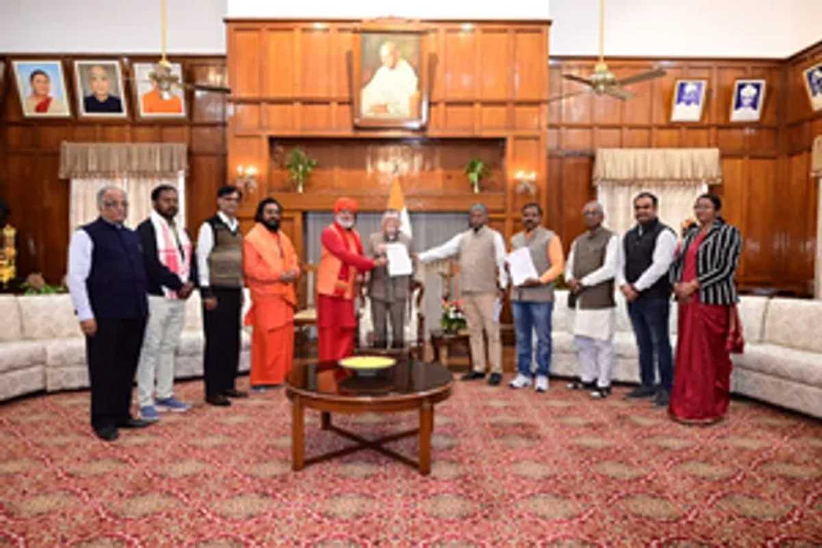 बांग्लादेश में हिंदुओं पर हमले के खिलाफ रांची में निकला विशाल आक्रोश मार्च